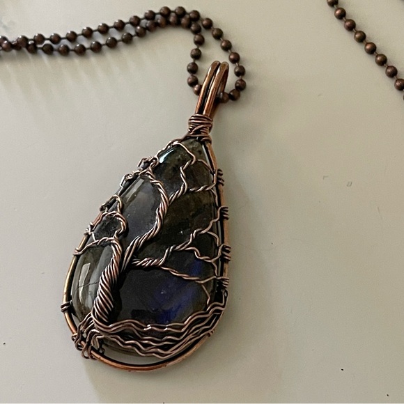 ARTISAN Labradorite Copper Wire Wrapped Tree of Life Pendant Necklace - Picture 12 of 13